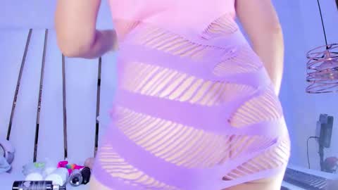 Snapshot of violeet_gray chatting on 10/29/25, 10:28 violeet_gray online show from 10/29/25, 10:28