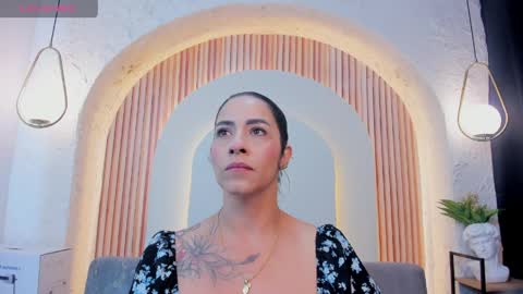 Violette online show from 04/10/26, 10:09