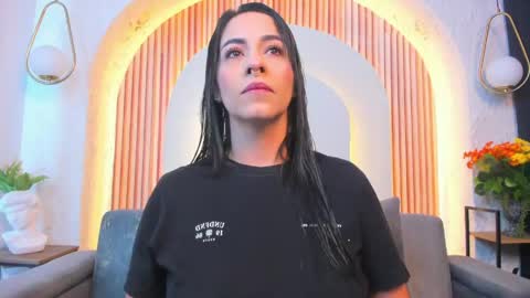 Violette online show from 05/18/26, 10:54