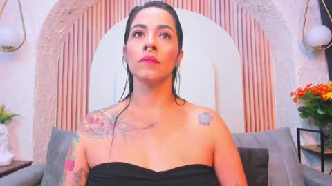 Snapshot of violeet_scottt chatting on 06/08/26, 10:15 Violette online show from 06/08/26, 10:15