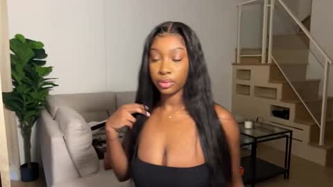 Snapshot of violet6xft chatting on 10/03/25, 04:09 Fantasy Black Girl online show from 10/03/25, 04:09