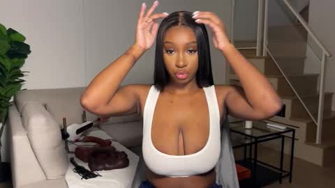 Snapshot of violet6xft chatting on 10/21/25, 06:14 Fantasy Black Girl online show from 10/21/25, 06:14