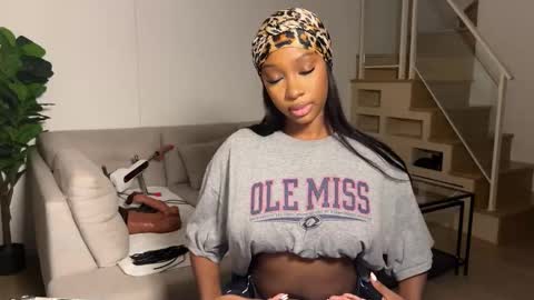 Fantasy Black Girl online show from 11/04/25, 06:56