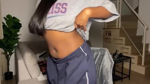 Fantasy Black Girl online show from 11/17/25, 06:08