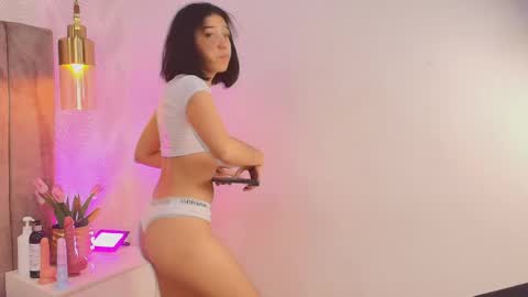 Snapshot of violet_606 chatting on 06/01/26, 12:40 Violeta online show from 06/01/26, 12:40