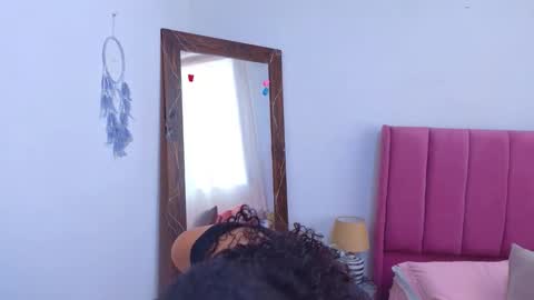 Snapshot of violet__15 chatting on 04/27/26, 12:25 violet__15 online show from 04/27/26, 12:25