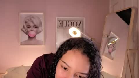 Snapshot of violet__15 chatting on 06/18/26, 11:58 violet__15 online show from 06/18/26, 11:58