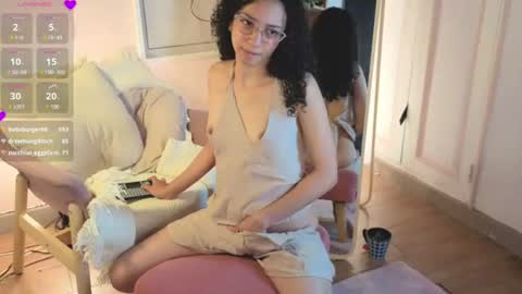 Snapshot of violet__15 chatting on 07/06/26, 03:03 violet__15 online show from 07/06/26, 03:03