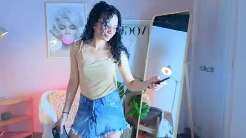 Snapshot of violet__15 chatting on 07/14/26, 12:11 violet__15 online show from 07/14/26, 12:11