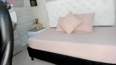 Violet online show from 11/21/25, 04:00