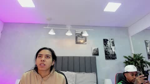 Violet and Myers online show from 11/04/25, 11:20