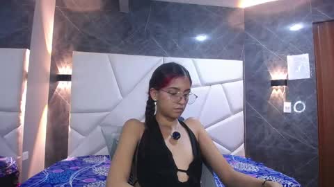 Violet online show from 04/13/26, 02:33