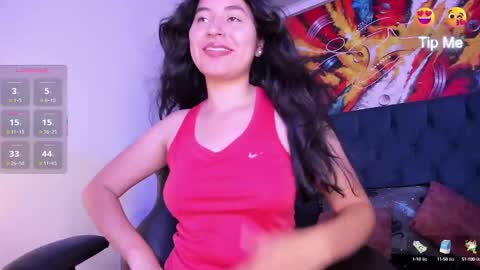 Snapshot of violet_blaze chatting on 10/05/25, 10:35 online show from 10/05/25, 10:35