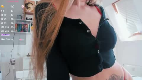 Violet online show from 04/21/26, 01:17