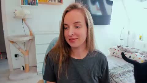 Violet online show from 06/22/26, 02:14