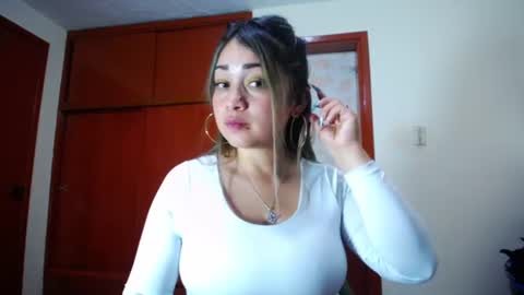 violet_bosh1 online show from 07/26/26, 03:58