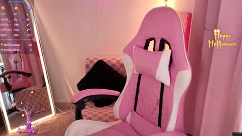 violet online show from 10/11/25, 05:44