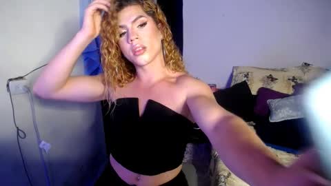 violet_hyuga online show from 11/26/25, 03:07