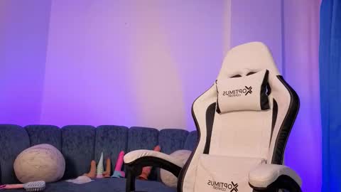 Snapshot of violet_jhonson chatting on 11/11/25, 02:28 violet_jhonson online show from 11/11/25, 02:28