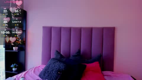 violet online show from 04/01/26, 12:39