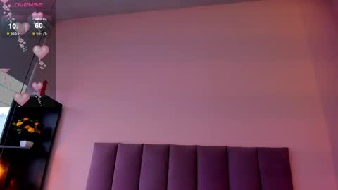 violet online show from 04/08/26, 12:38