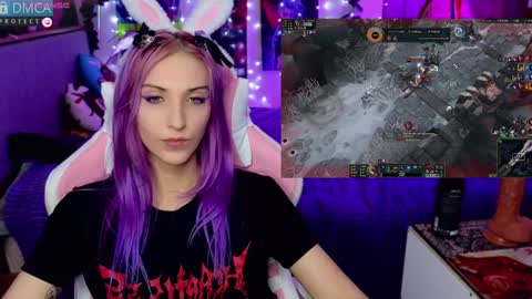 Snapshot of violet_noir_ chatting on 01/22/25, 10:40 Deya online show from 01/22/25, 10:40