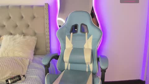 Snapshot of violet_rost chatting on 12/05/24, 05:50 Violet online show from 12/05/24, 05:50