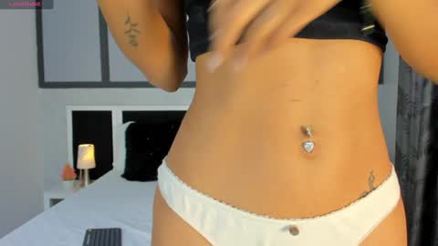 Snapshot of violet_rost chatting on 01/24/25, 04:28 Violet online show from 01/24/25, 04:28