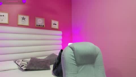 Snapshot of violet_sinclair chatting on 05/04/26, 11:28 violet_sinclair online show from 05/04/26, 11:28