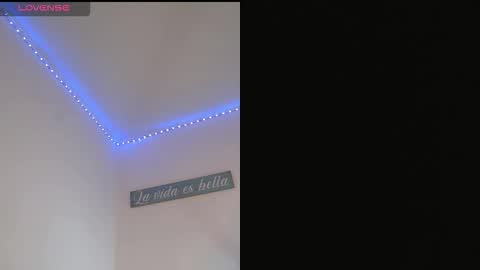 Snapshot of violet_sweet777 chatting on 10/13/25, 10:32 violeta online show from 10/13/25, 10:32