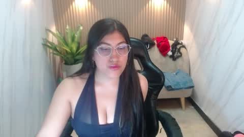 Violet online show from 05/22/26, 08:25