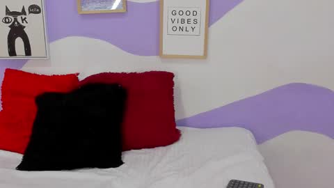 Snapshot of violeta_1404 chatting on 10/25/25, 11:40 violeta_1404 online show from 10/25/25, 11:40