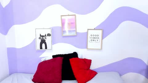 Snapshot of violeta_1404 chatting on 10/31/25, 01:56 violeta_1404 online show from 10/31/25, 01:56