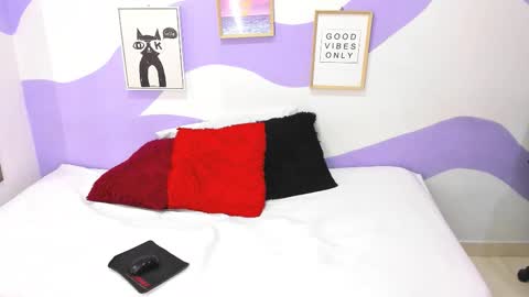 Snapshot of violeta_1404 chatting on 11/01/25, 11:56 violeta_1404 online show from 11/01/25, 11:56