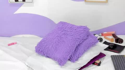 Snapshot of violeta_1404 chatting on 11/06/25, 02:51 violeta_1404 online show from 11/06/25, 02:51