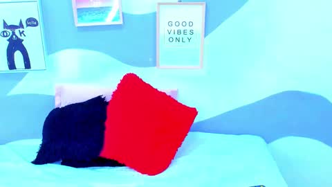 Snapshot of violeta_1404 chatting on 12/03/25, 12:58 violeta_1404 online show from 12/03/25, 12:58