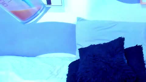 Snapshot of violeta_1404 chatting on 12/05/25, 01:52 violeta_1404 online show from 12/05/25, 01:52