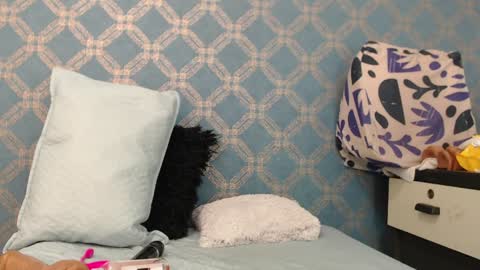 Snapshot of violeta_cute18 chatting on 12/27/24, 10:05 Violeta online show from 12/27/24, 10:05