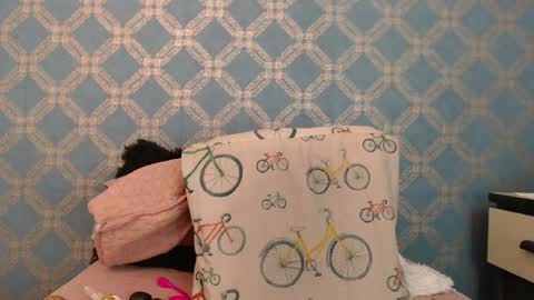 Snapshot of violeta_cute18 chatting on 01/20/25, 08:18 Violeta online show from 01/20/25, 08:18