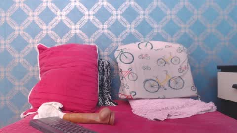 Snapshot of violeta_cute18 chatting on 01/24/25, 01:13 Violeta online show from 01/24/25, 01:13