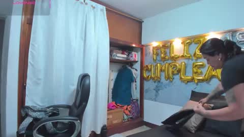 Snapshot of violeta_delavega1 chatting on 09/19/25, 02:35 Violet online show from 09/19/25, 02:35