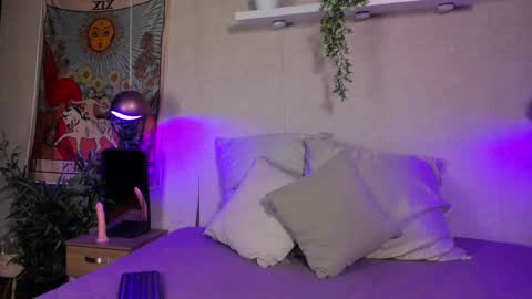 Snapshot of violeta_dh chatting on 09/30/25, 11:48 Violeta online show from 09/30/25, 11:48