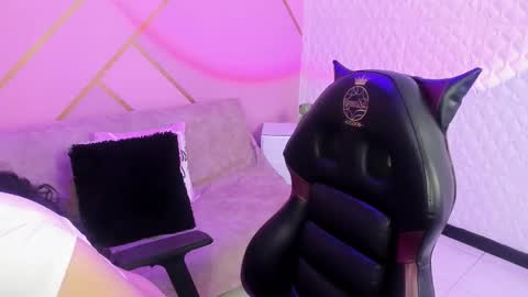     online show from 12/22/25, 09:45