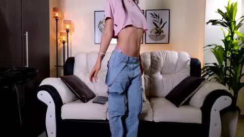 Snapshot of violeta_foxz chatting on 06/19/26, 07:39 Violeta online show from 06/19/26, 07:39
