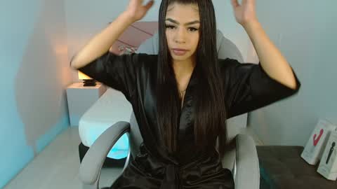 Snapshot of violeta_leon chatting on 01/18/25, 07:58 Violeta leon online show from 01/18/25, 07:58