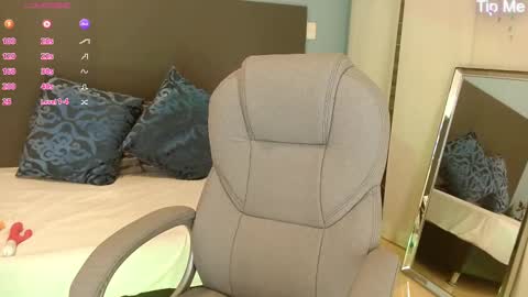 Snapshot of violeta_leon chatting on 09/30/25, 06:29 Violeta leon online show from 09/30/25, 06:29