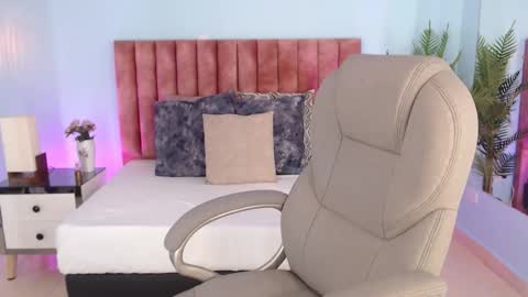 Snapshot of violeta_leon chatting on 03/03/26, 03:12 Violeta leon online show from 03/03/26, 03:12