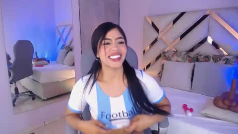 Snapshot of violeta_leon chatting on 05/15/26, 03:13 Violeta leon online show from 05/15/26, 03:13