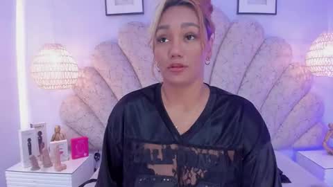 violeta_medina online show from 12/19/25, 02:29