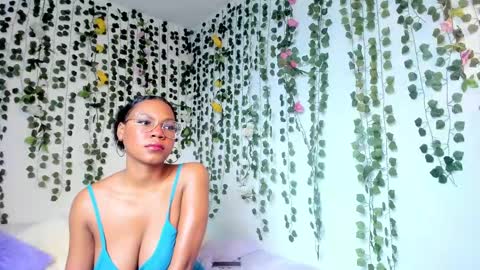 Snapshot of violeta_milleer chatting on 02/03/25, 05:35 Violeta online show from 02/03/25, 05:35